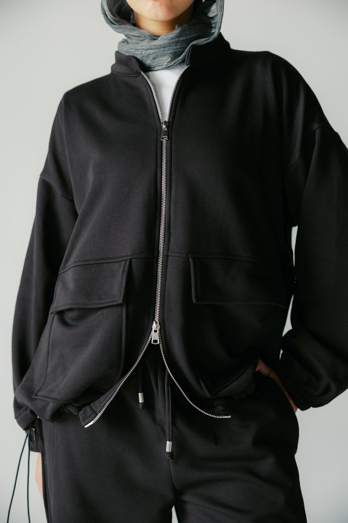 The Cloud Set in Black