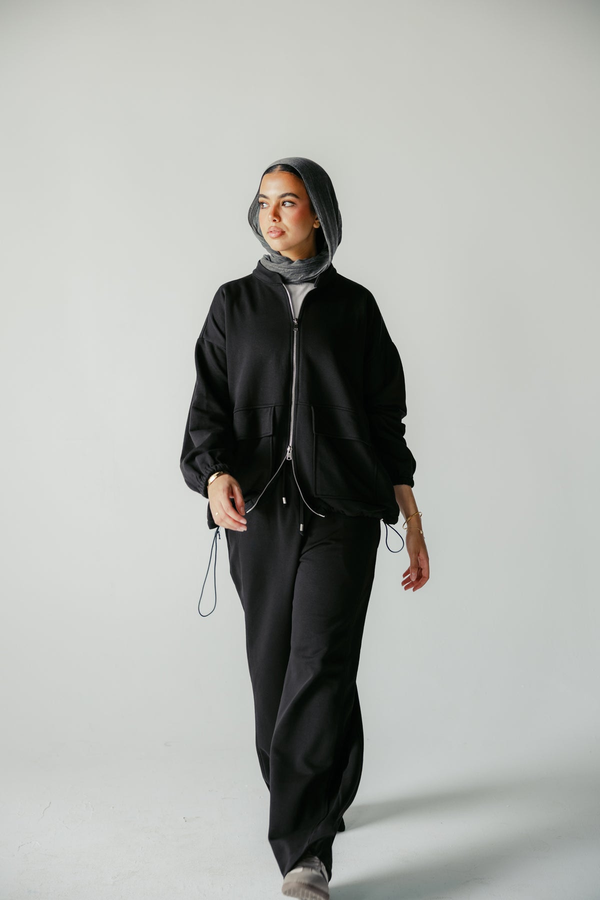 The Cloud Set in Black