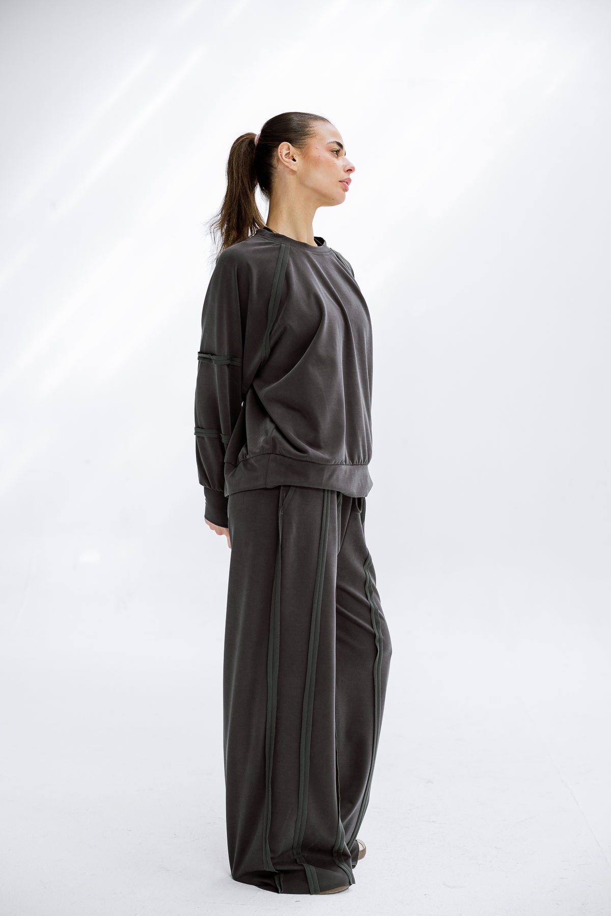 Side Line Set in Stone Gray