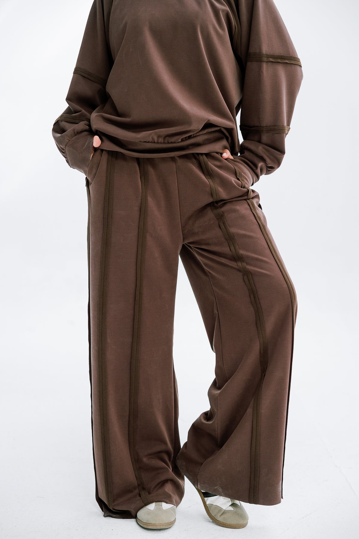Side Line Set in Mocha