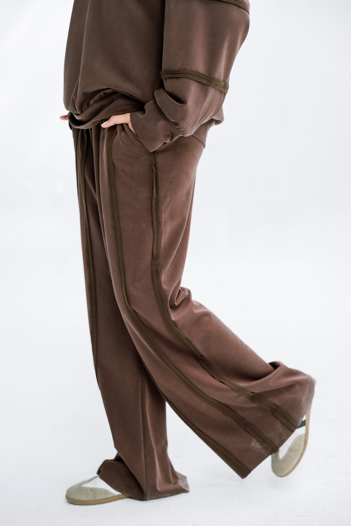 Side Line Set in Mocha