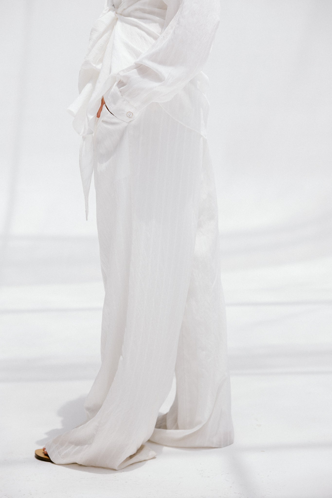 Retreat Set In White