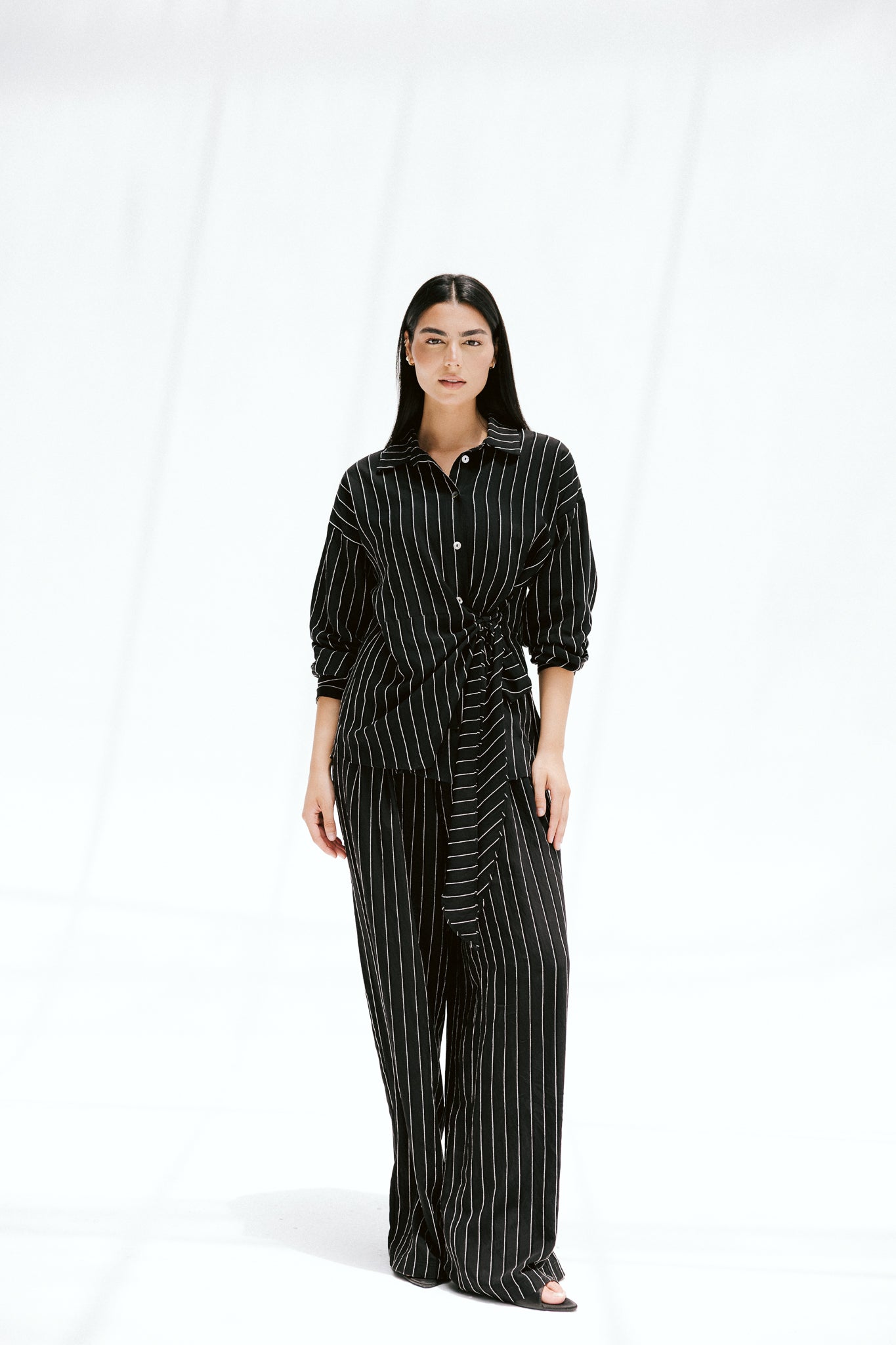 Retreat Set In Noir