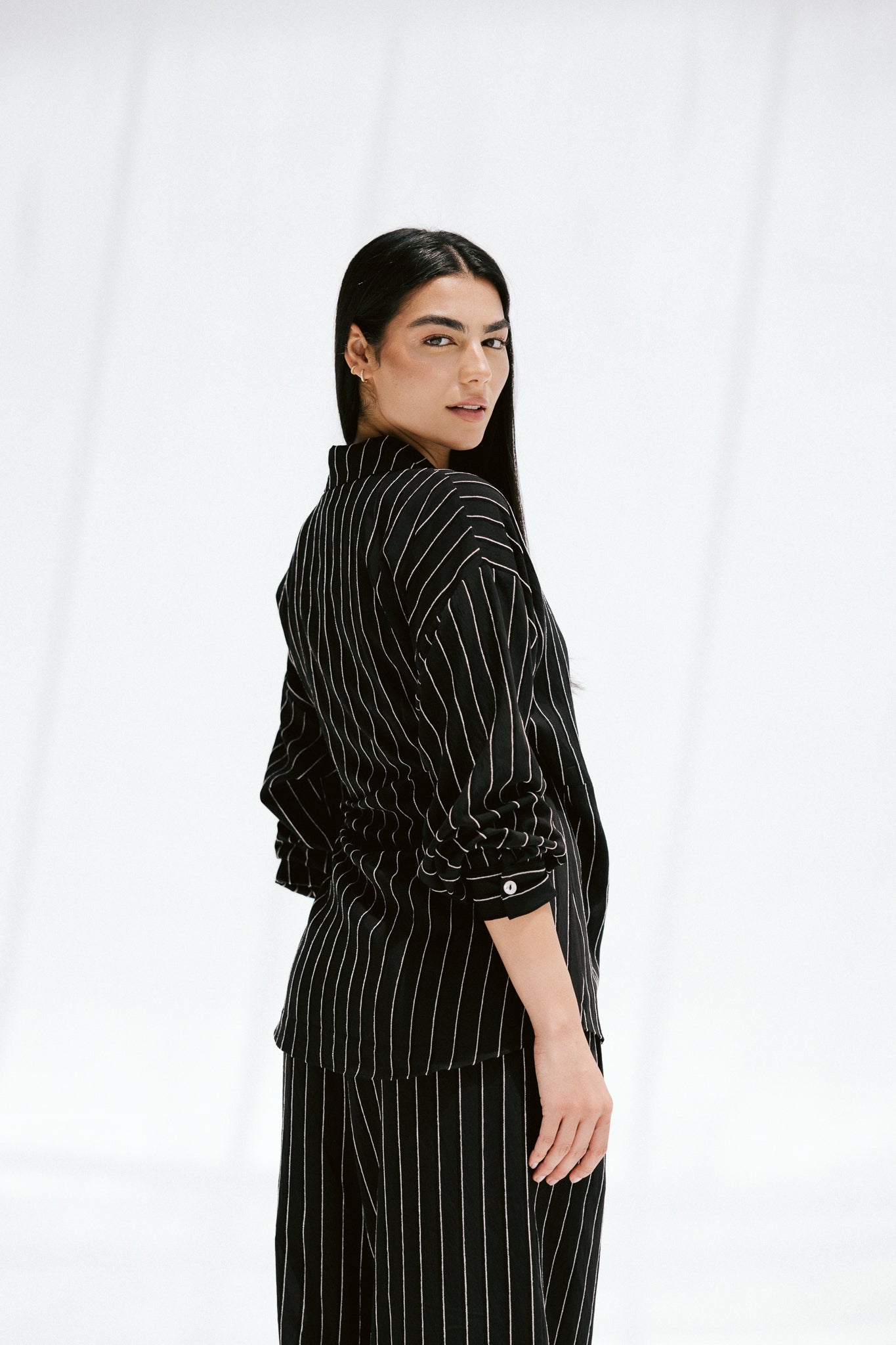 Retreat Set In Noir