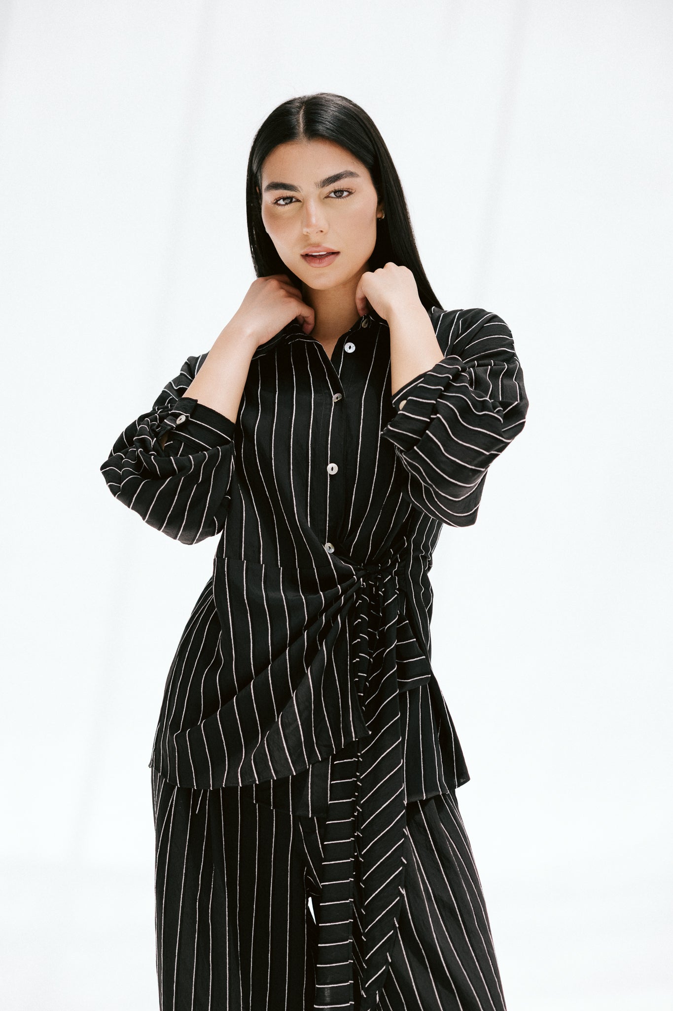 Retreat Set In Noir