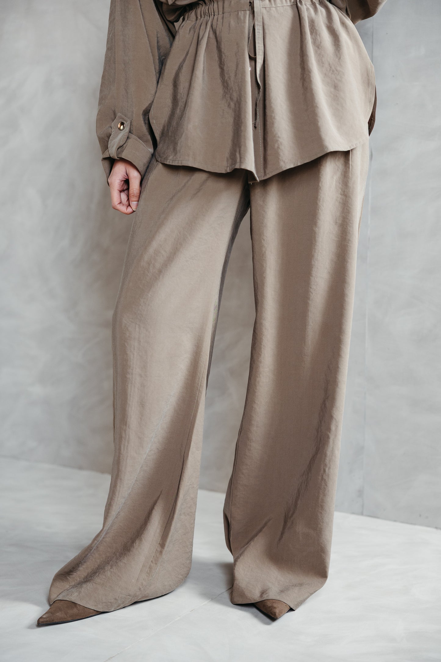 The Signature set in Olive Beige