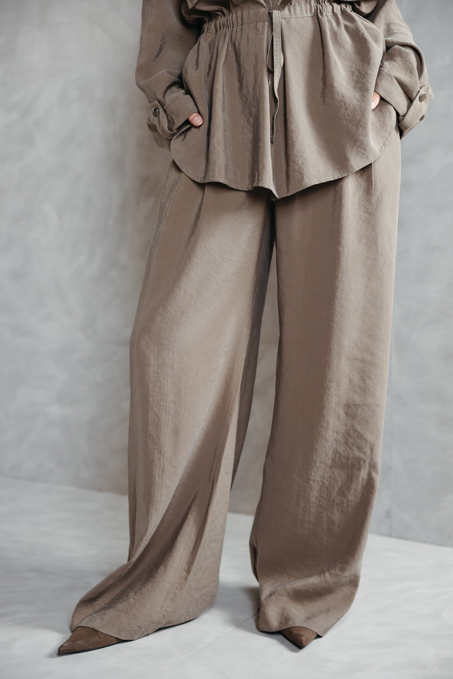 The Signature set in Olive Beige