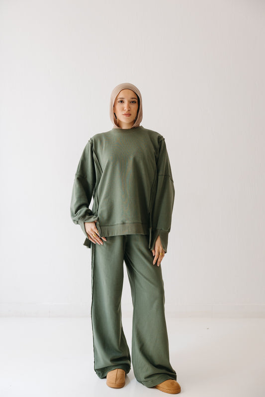 The Ease Lounge Set in Olive