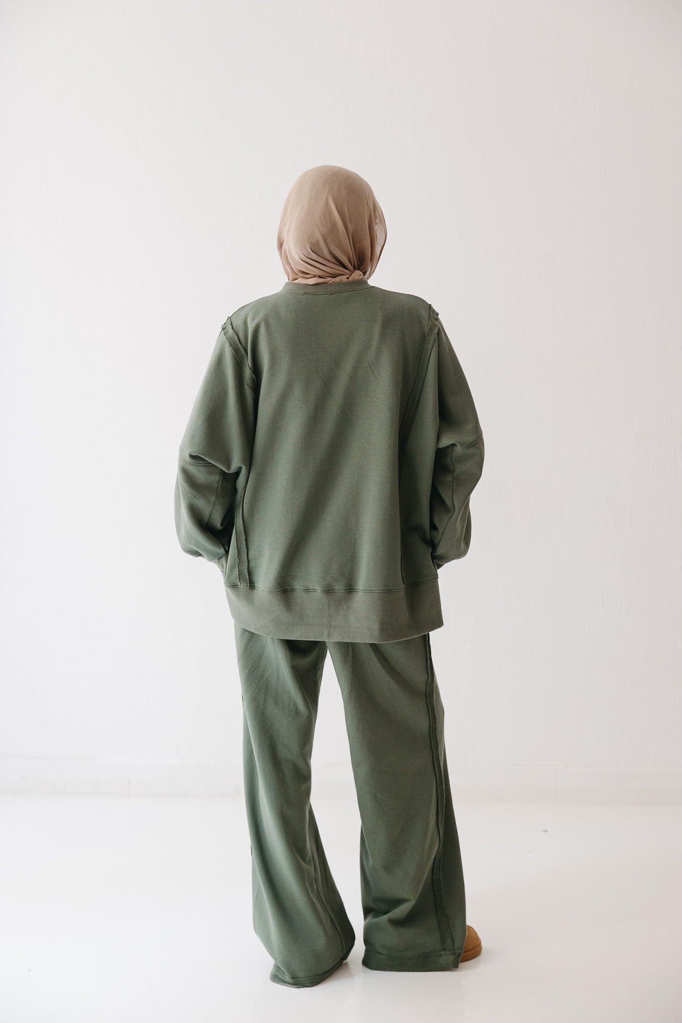 The Ease Lounge Set in Olive