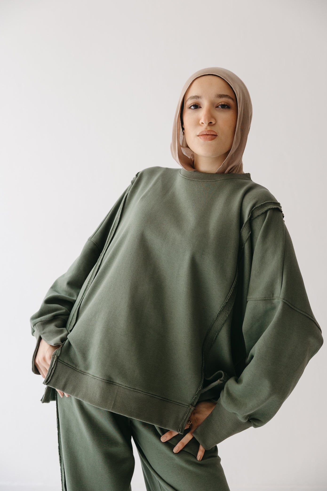 The Ease Lounge Set in Olive